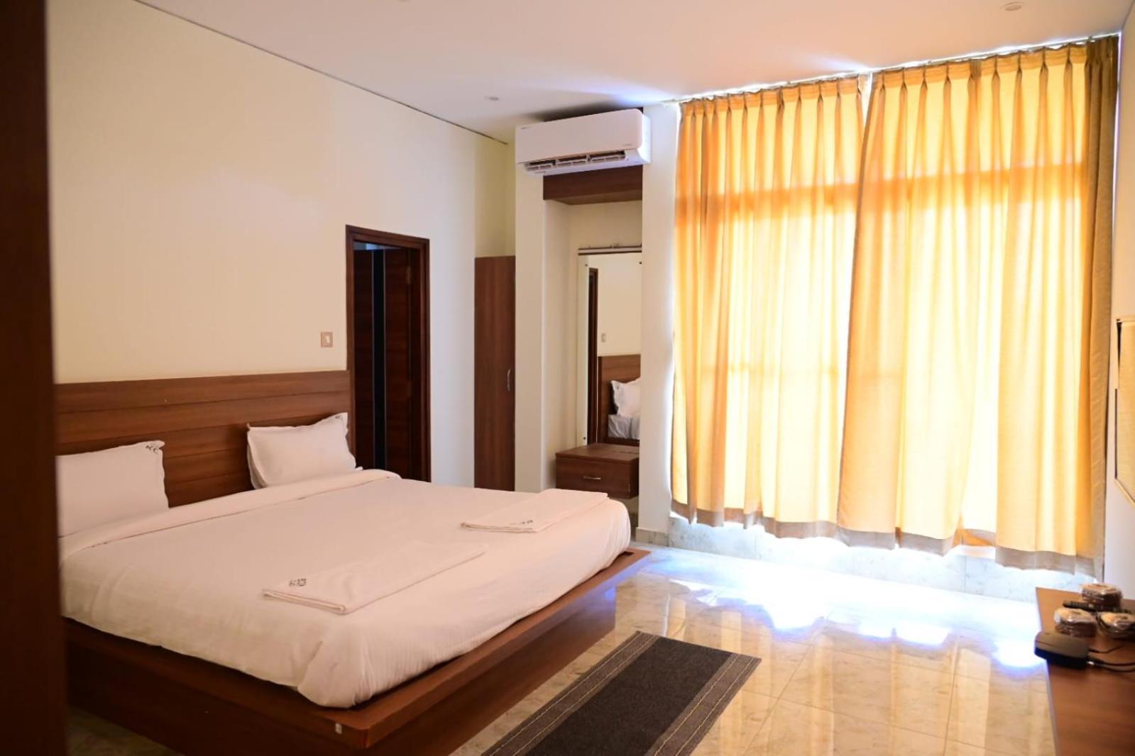 Kcg Residency Hotel Mysore Ngoại thất bức ảnh